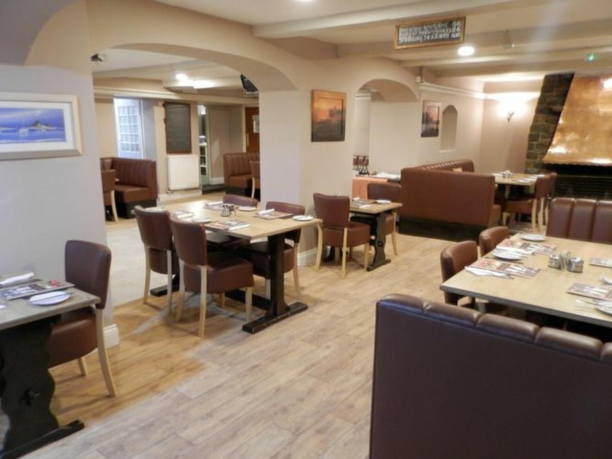 Wayside Cheer Hotel 카스텔 외부 사진